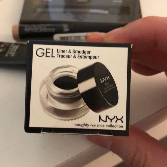 BNIB Eyeshadow and Primer Lot - Picture 4 of 7